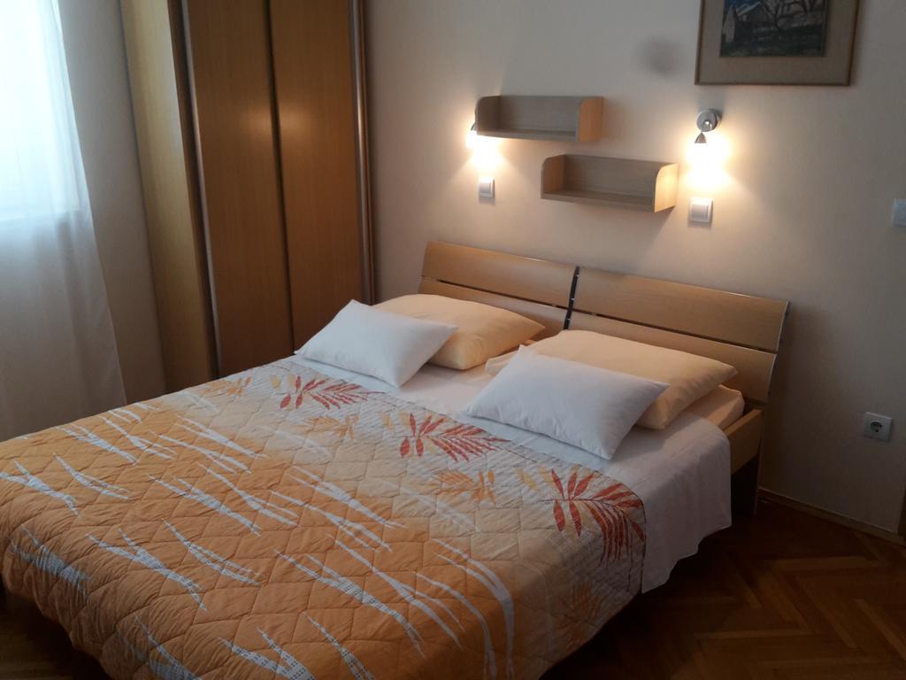 Apartments Kurtic Makarska Habitación foto